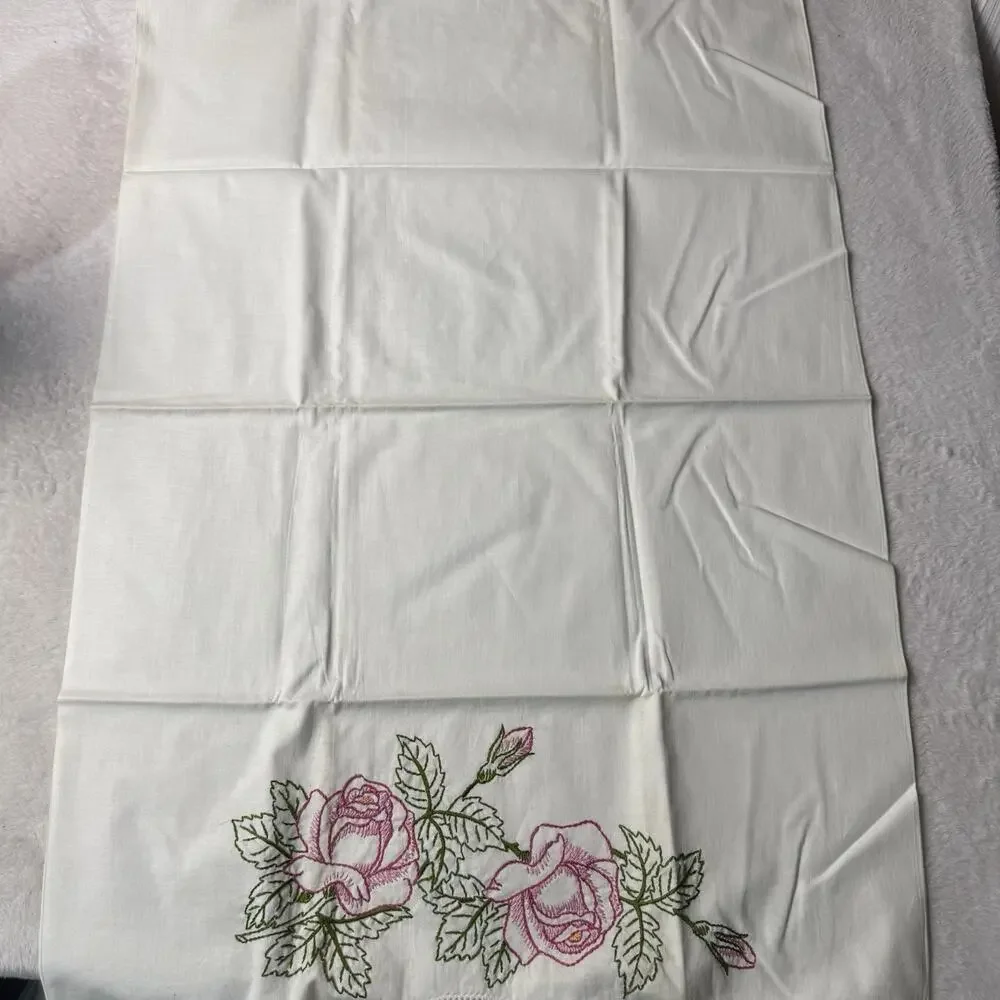 VTG 2 QUEEN Pillowcases White Embroidered Floral Pink 21x30 Set Cottagecore Chic